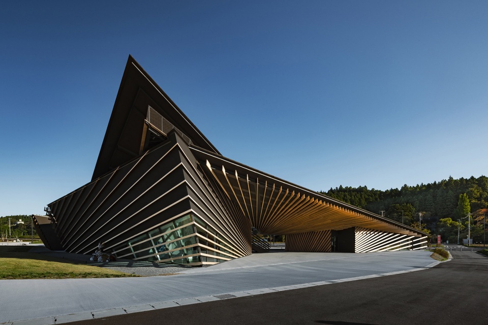 Road Station Sansan Minamisanriku by Kengo Kuma and Associates