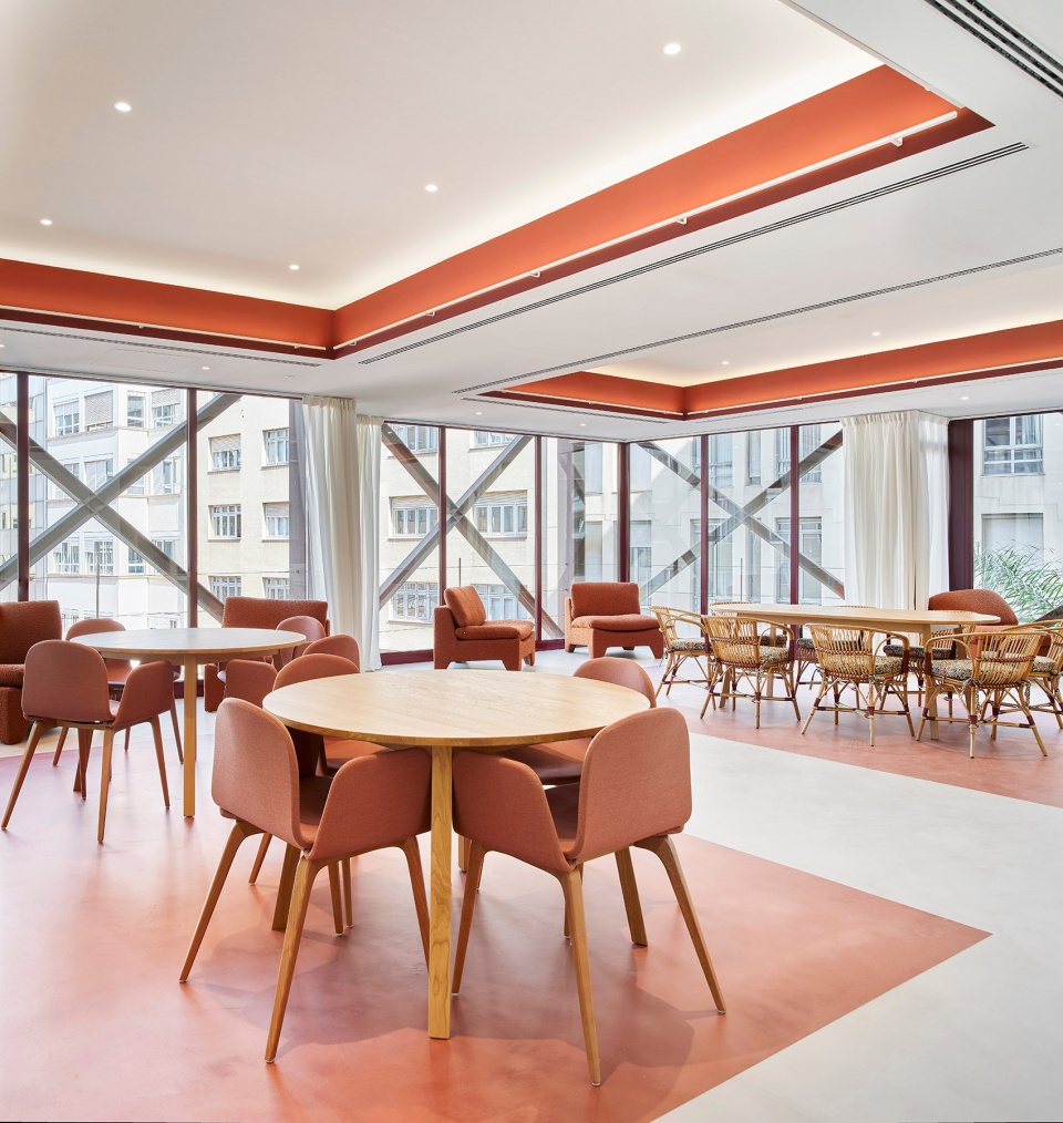 Casa Pich i Pon LOOM Plaza Catalunya by SCOB