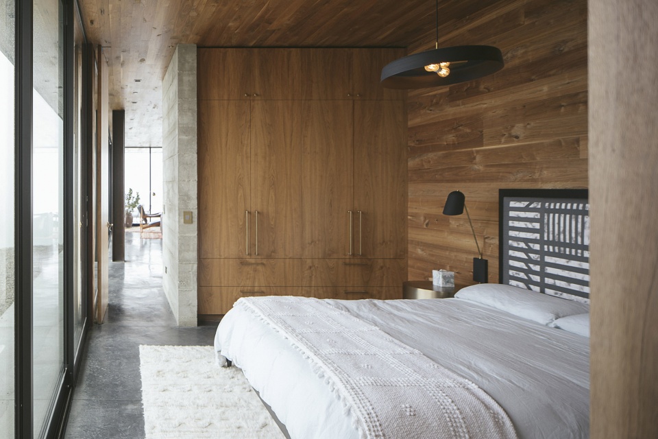 Off Grid Guest House by ANACAPA Architecture Willson Design