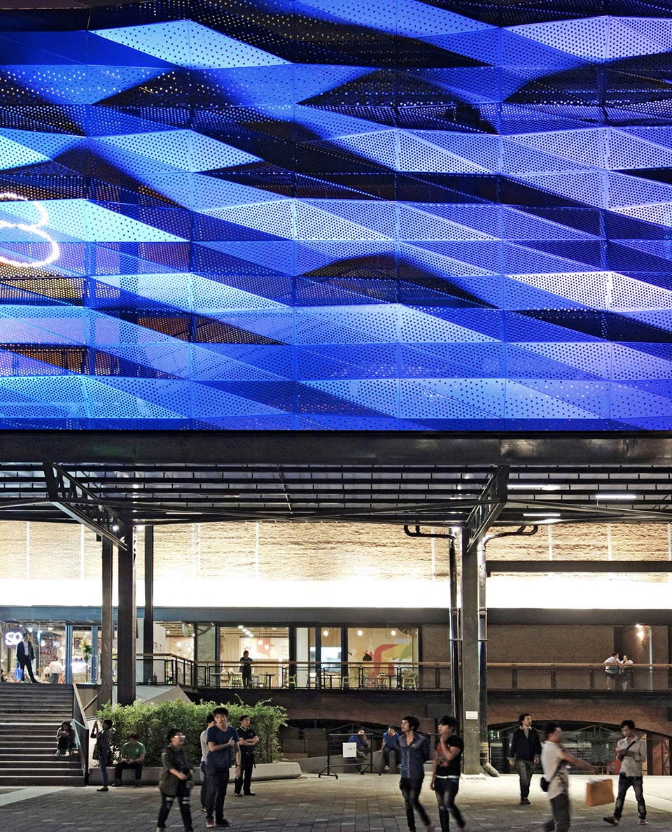The Street Ratchada Permeable Shopping Center by Architectkidd