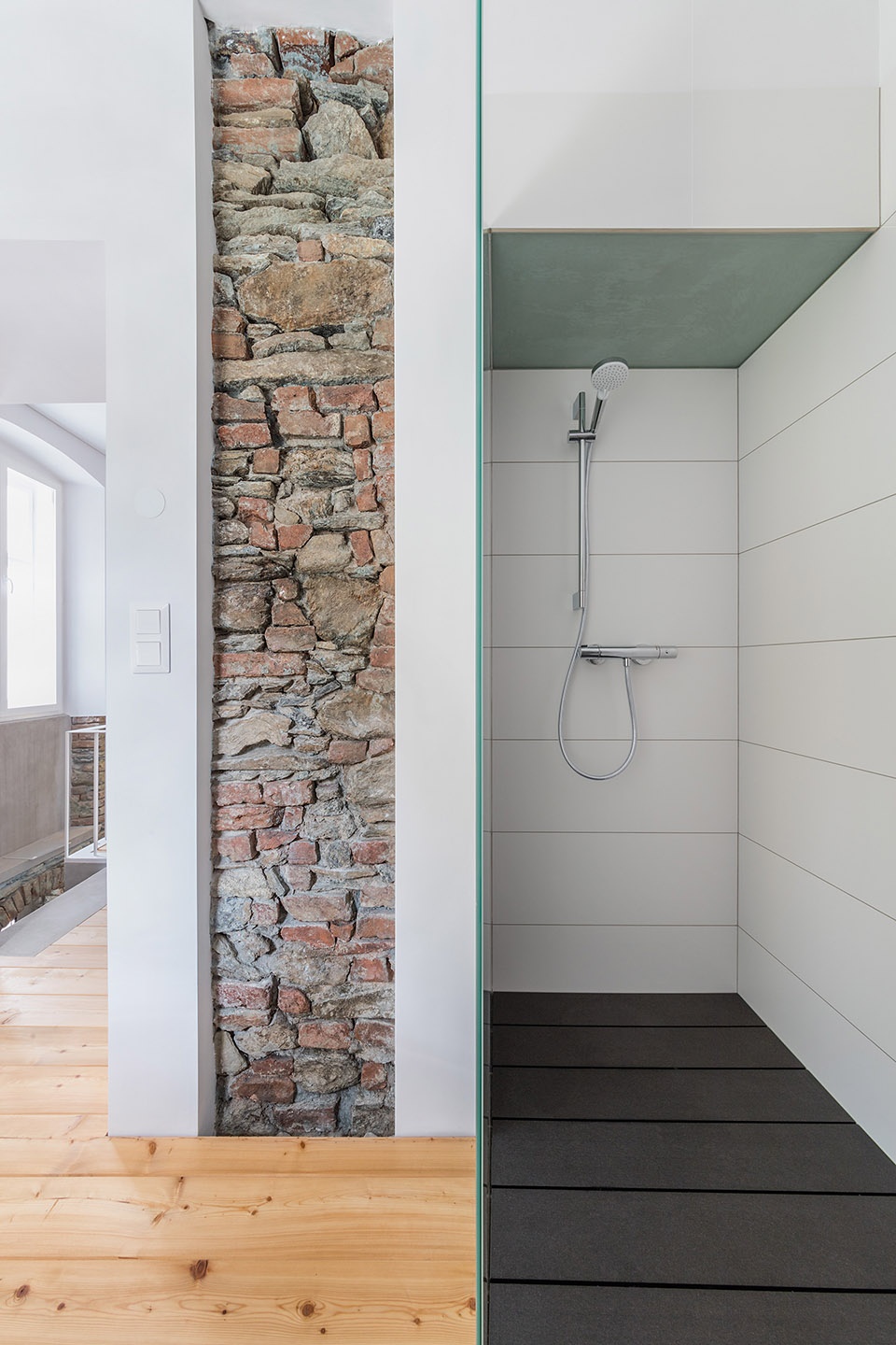Niczky Apartment by Beres Architects