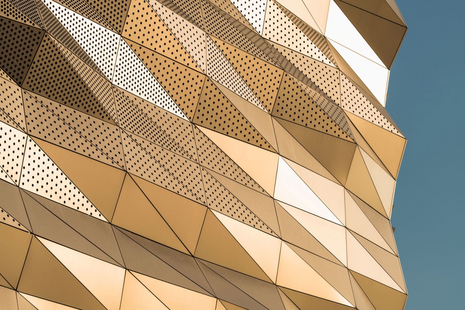 The Street Ratchada Permeable Shopping Center by Architectkidd