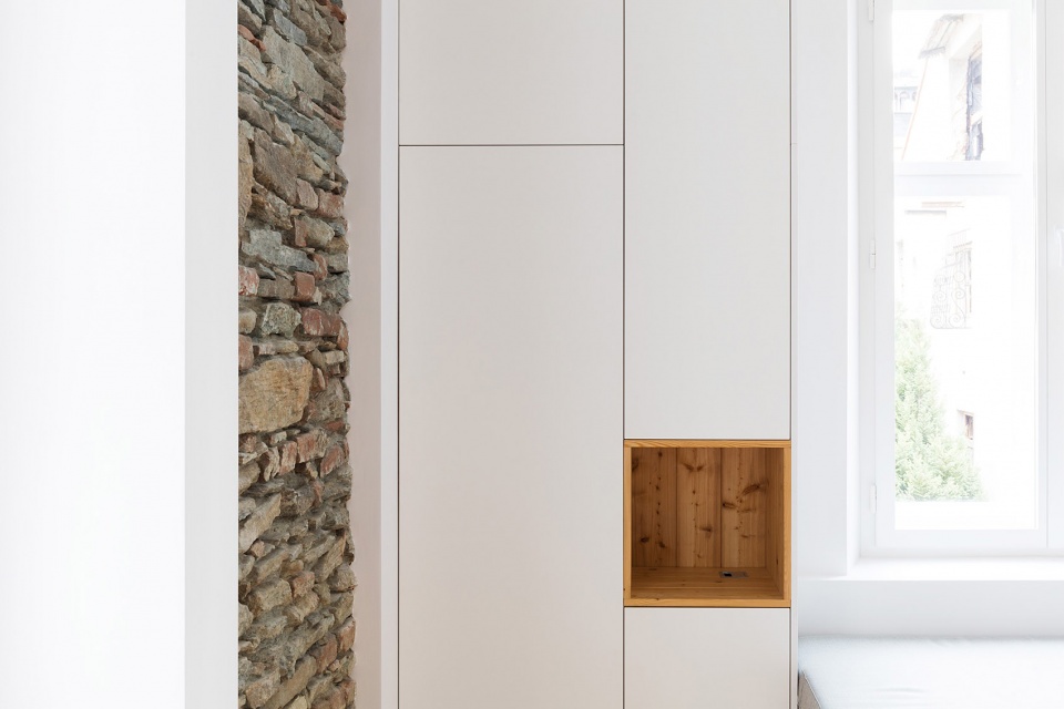 Niczky Apartment by Beres Architects