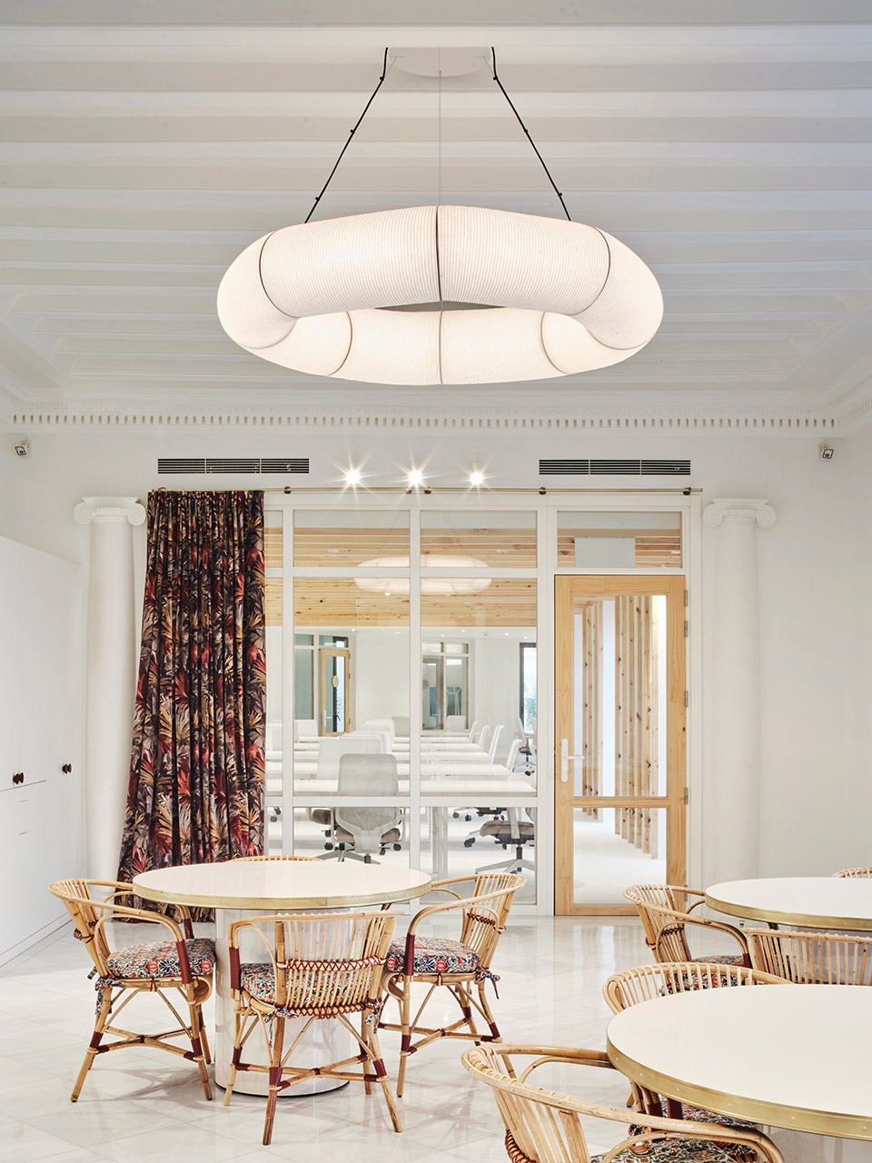 Casa Pich i Pon LOOM Plaza Catalunya by SCOB