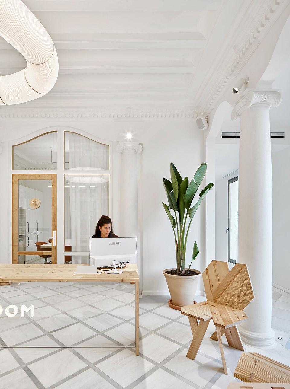Casa Pich i Pon LOOM Plaza Catalunya by SCOB