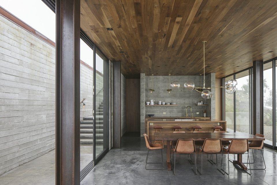 Off Grid Guest House by ANACAPA Architecture Willson Design