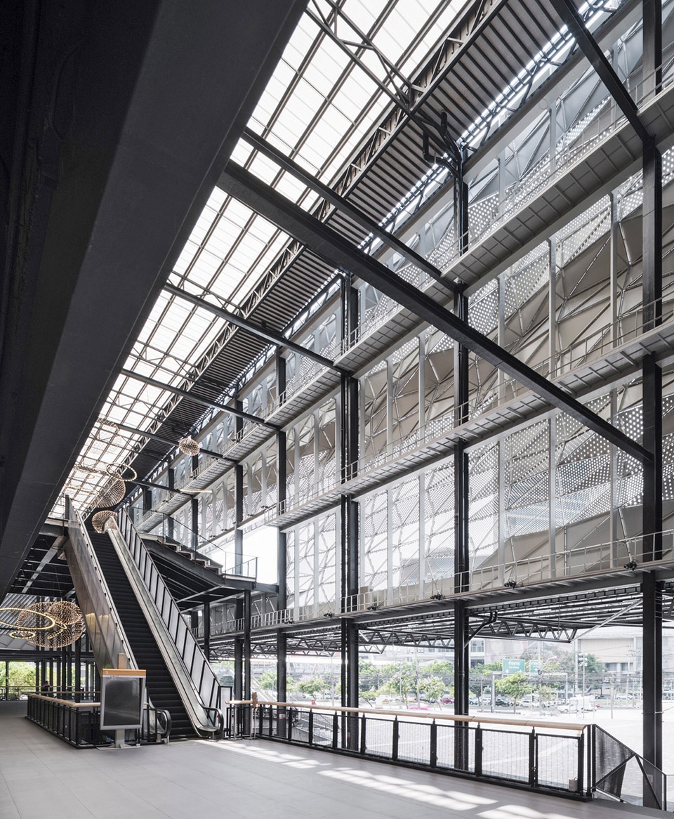 The Street Ratchada Permeable Shopping Center by Architectkidd