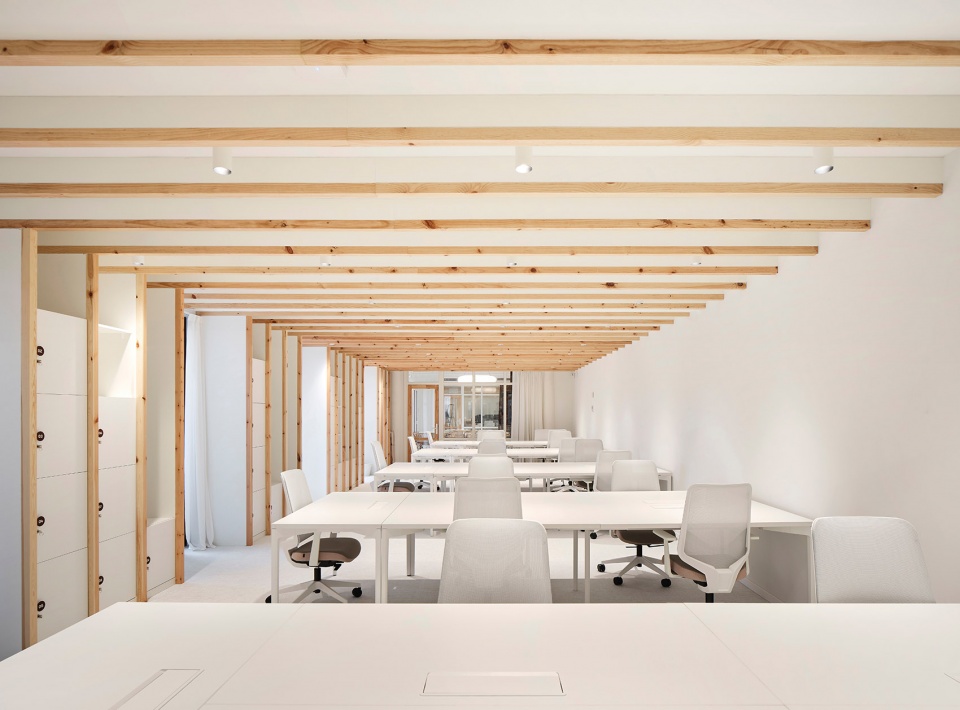 Casa Pich i Pon LOOM Plaza Catalunya by SCOB