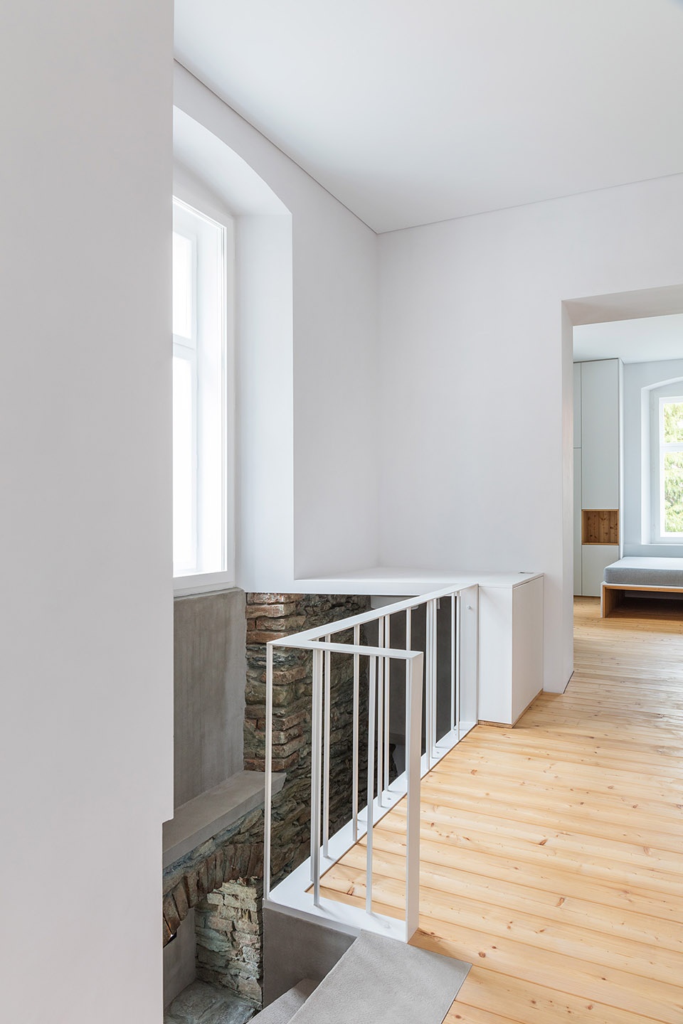 Niczky Apartment by Beres Architects