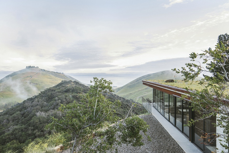 Off Grid Guest House by ANACAPA Architecture Willson Design