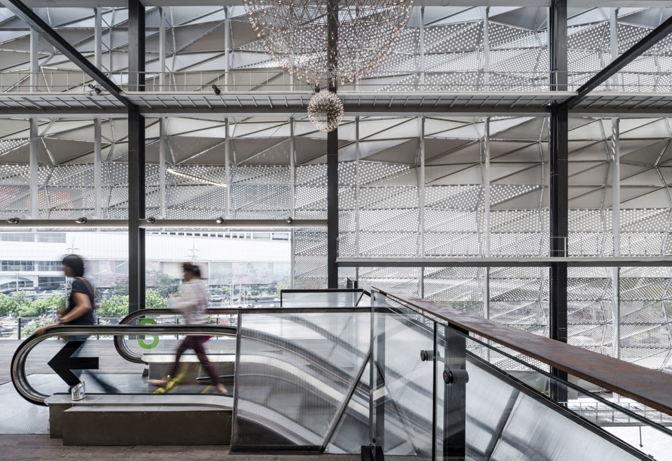 The Street Ratchada Permeable Shopping Center by Architectkidd