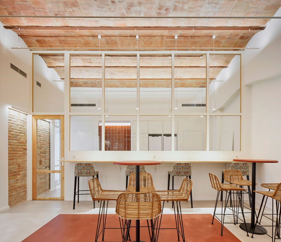 Casa Pich i Pon LOOM Plaza Catalunya by SCOB