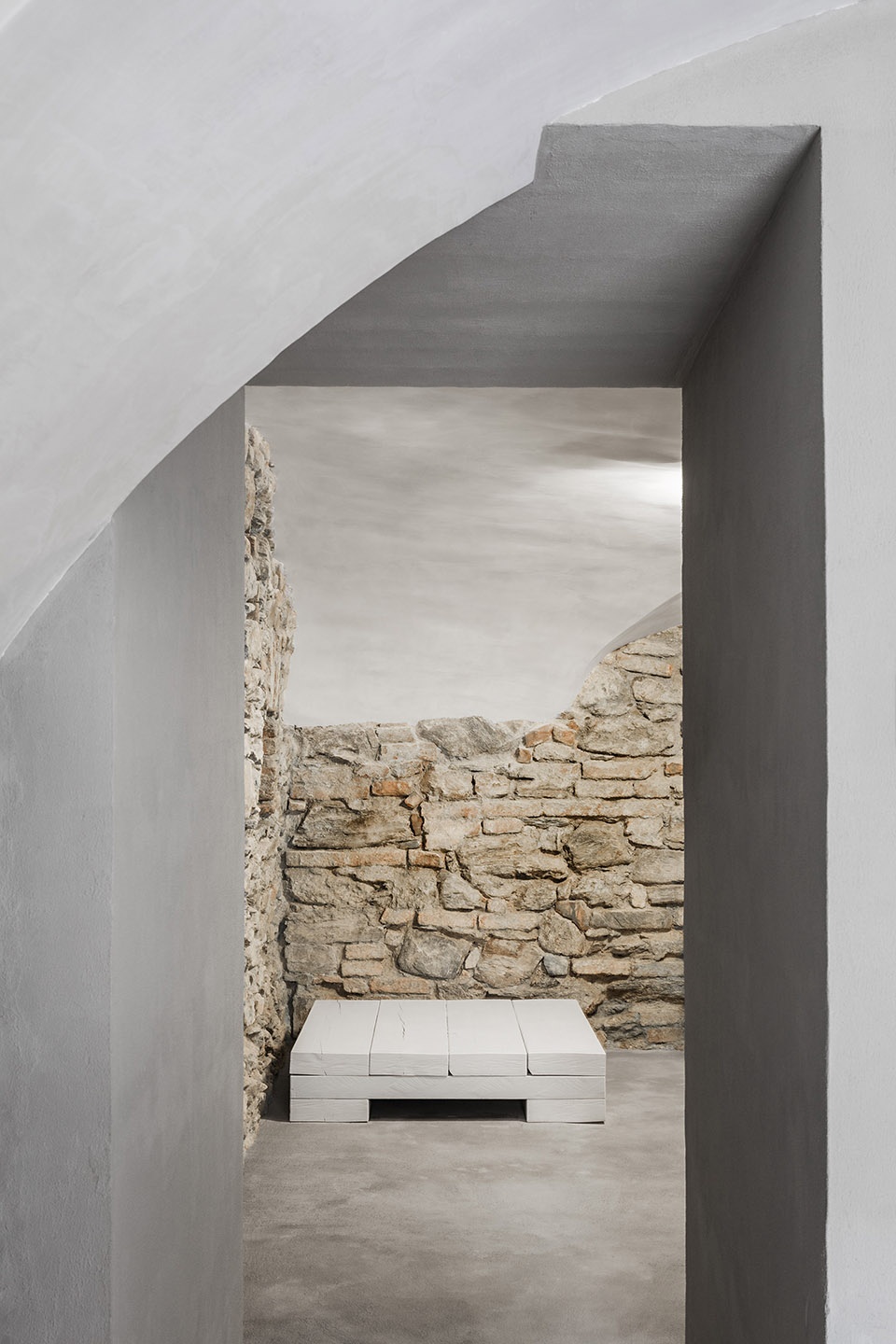Niczky Apartment by Beres Architects