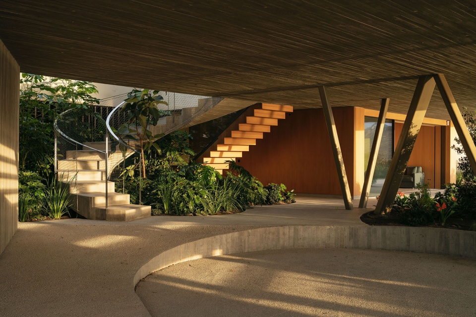 PS 50 House Langarita Navarro Arquitectos