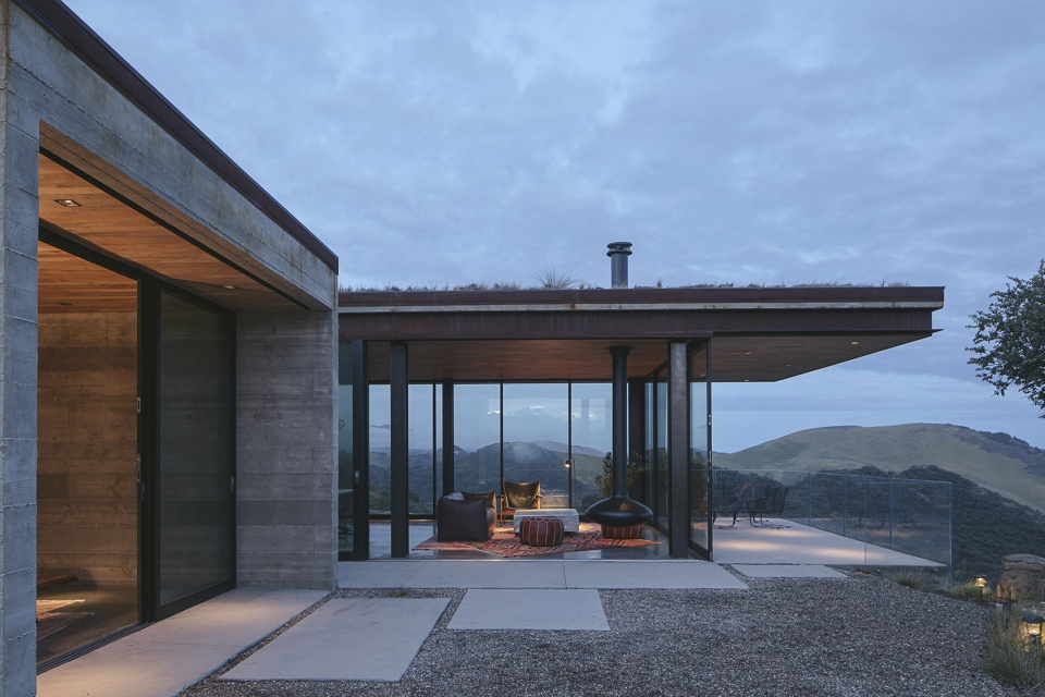 Off Grid Guest House by ANACAPA Architecture Willson Design
