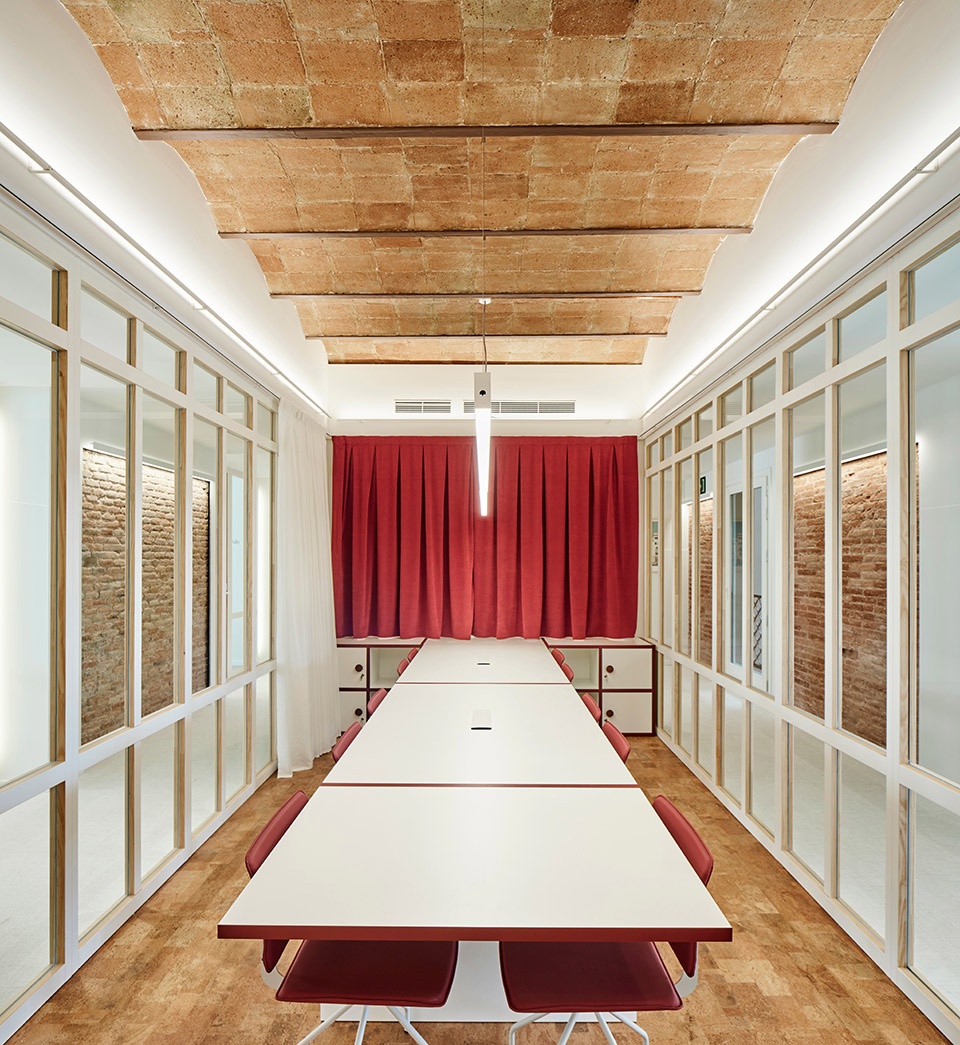 Casa Pich i Pon LOOM Plaza Catalunya by SCOB
