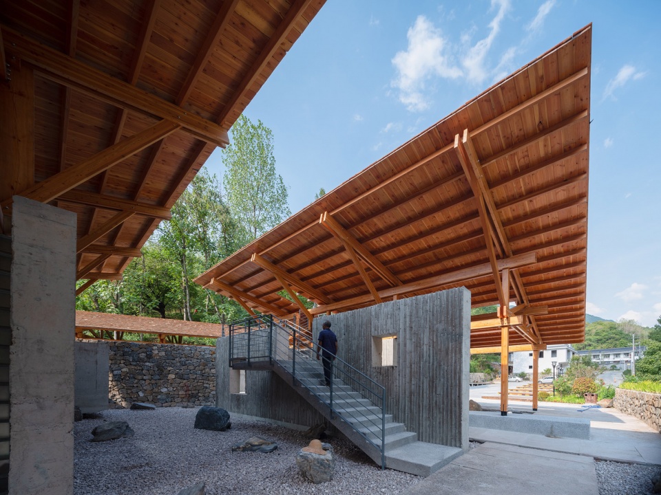multifunctional service center of liuba mountain scenic area by shulin architectural design