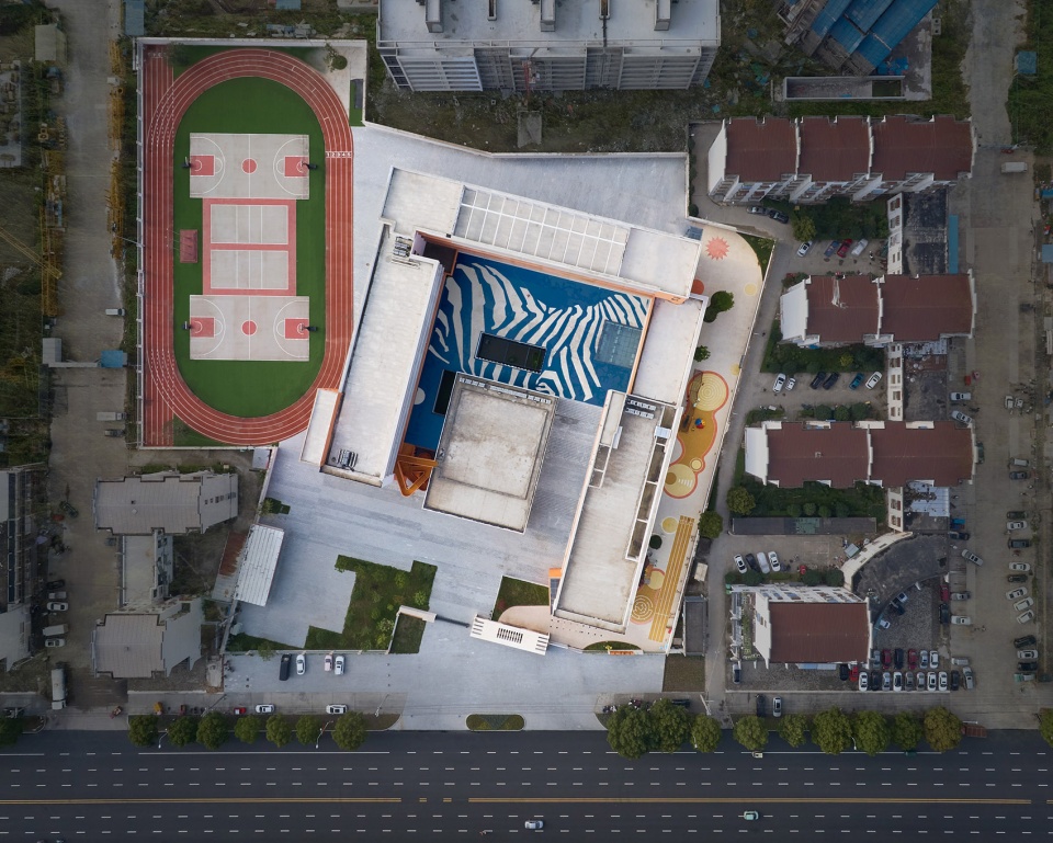 New School in the County China by L M Design Lab