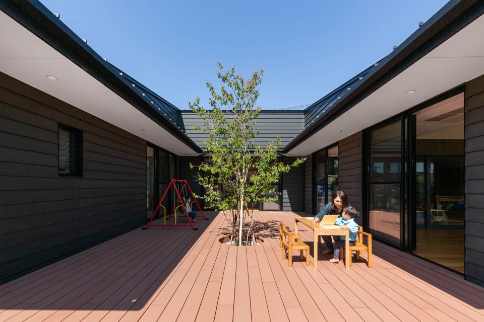 sms nursery by hibinosekkei youji no shiro