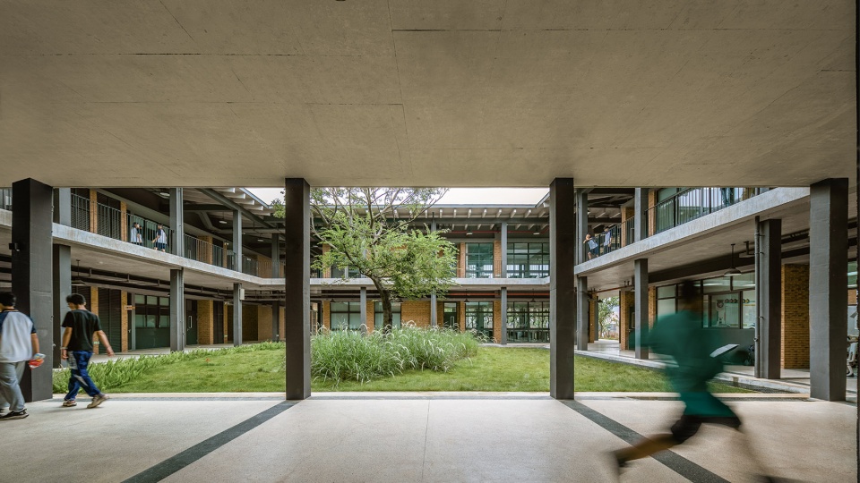 lyceum school by dl atelier