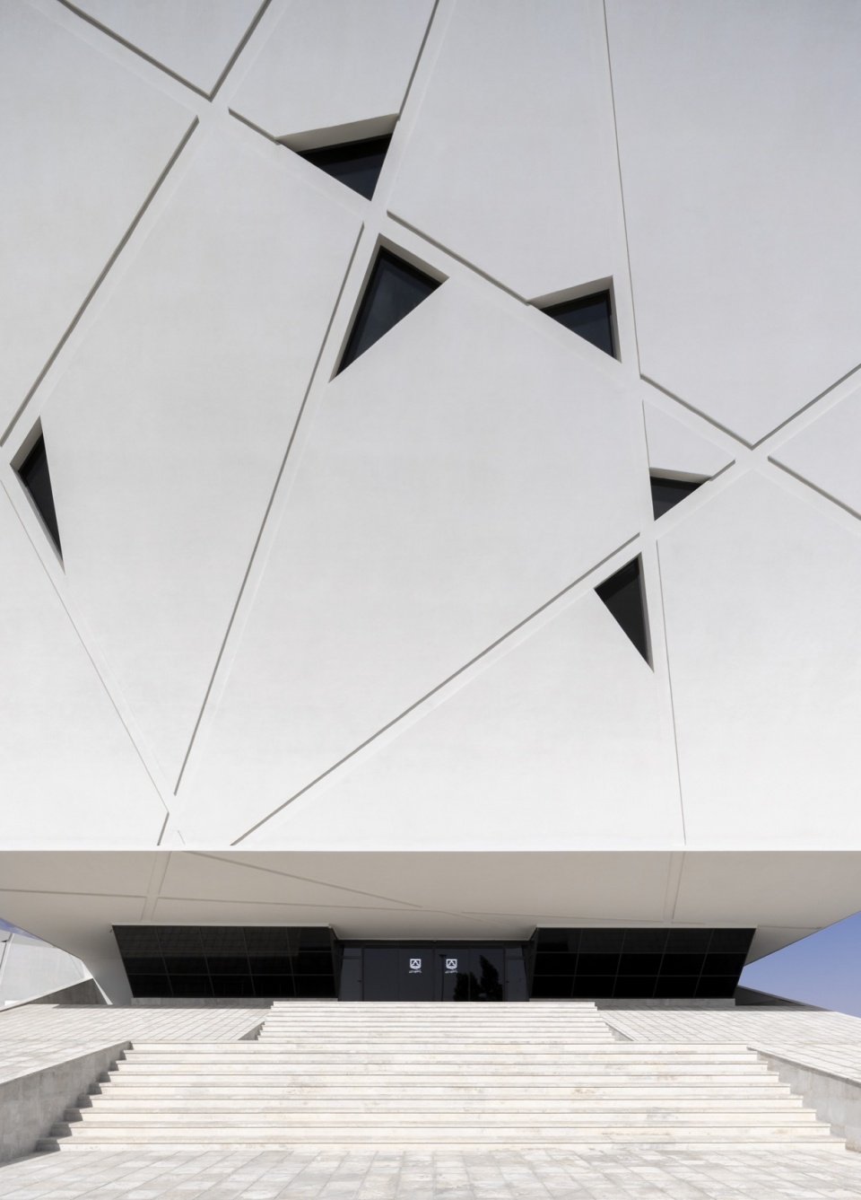 university of semnan auditorium and library by new wave architecture