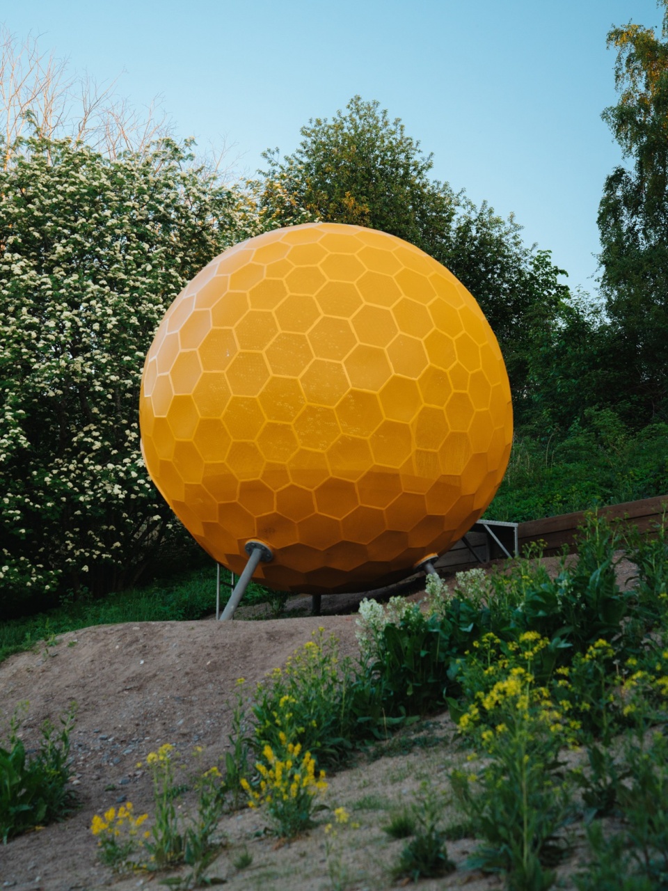 varbergstoppen playground spheres by andrenfogelstrom