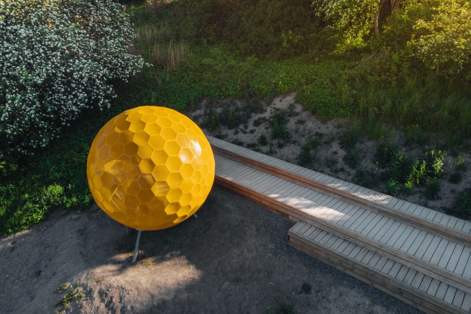 varbergstoppen playground spheres by andrenfogelstrom