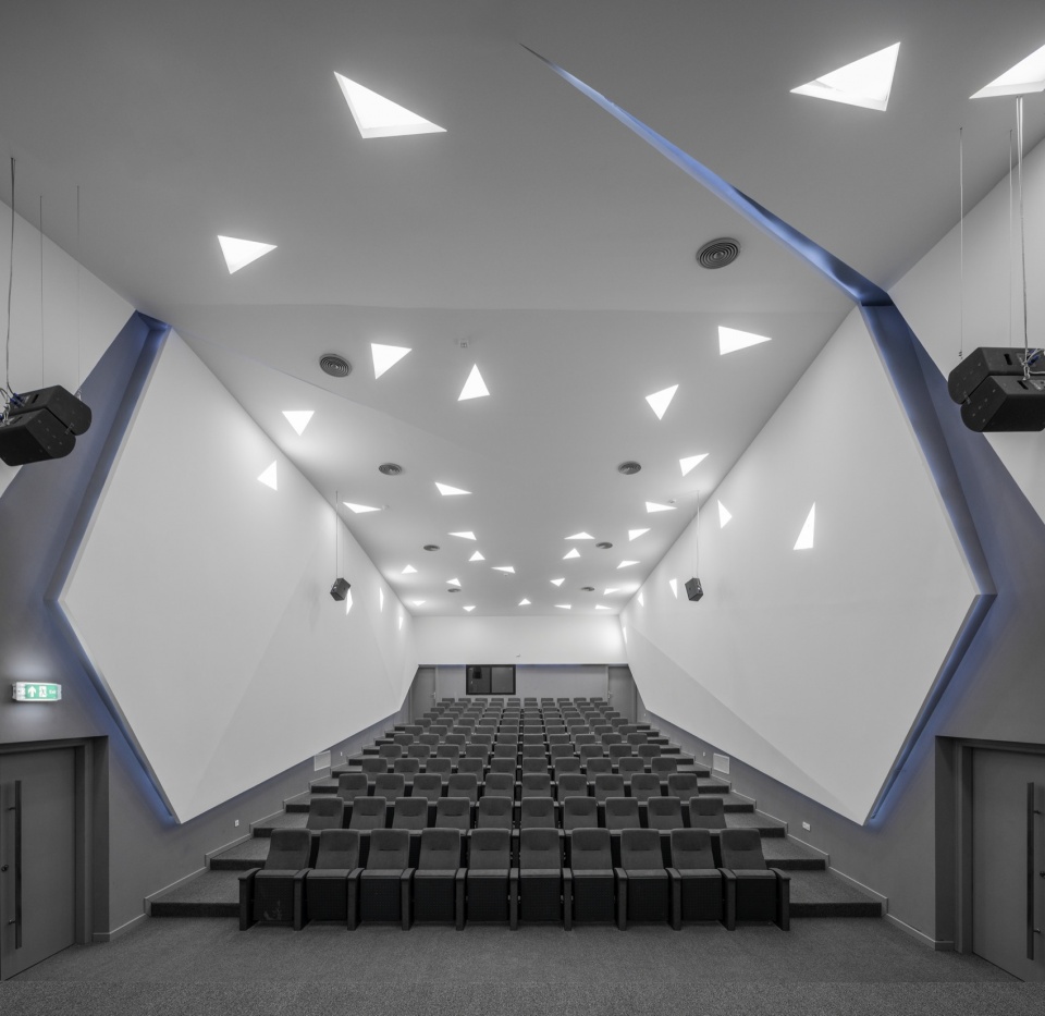 university of semnan auditorium and library by new wave architecture