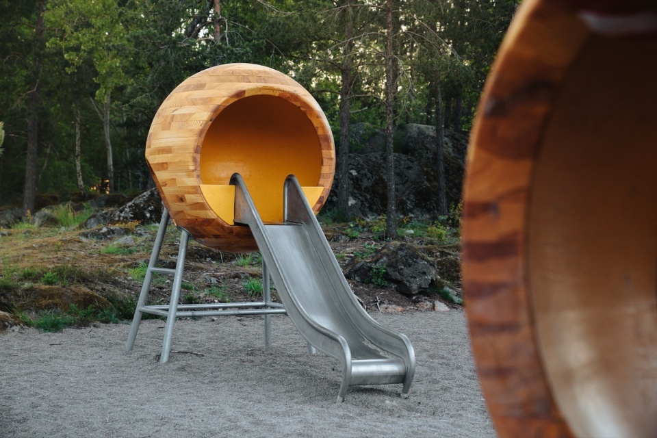 varbergstoppen playground spheres by andrenfogelstrom