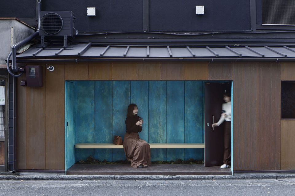 suetomi aoq cafe stand