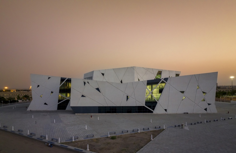 university of semnan auditorium and library by new wave architecture
