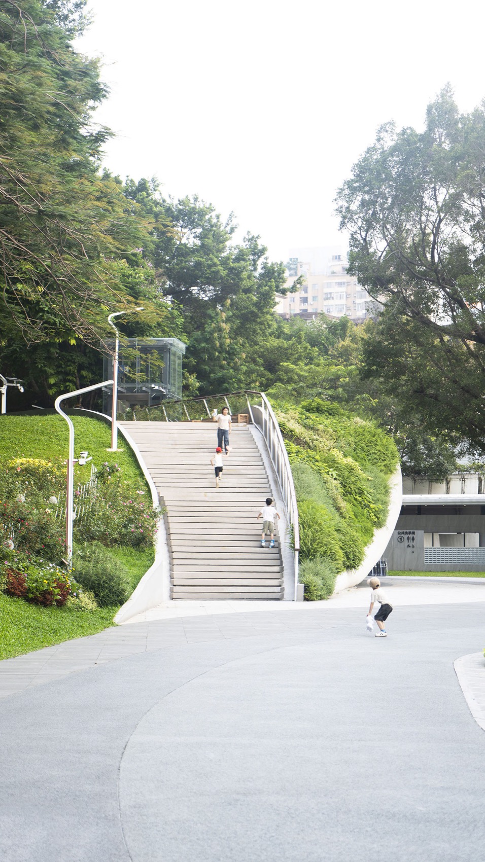 redevelopment design of the eastern entrance of shenzhen peoples park
