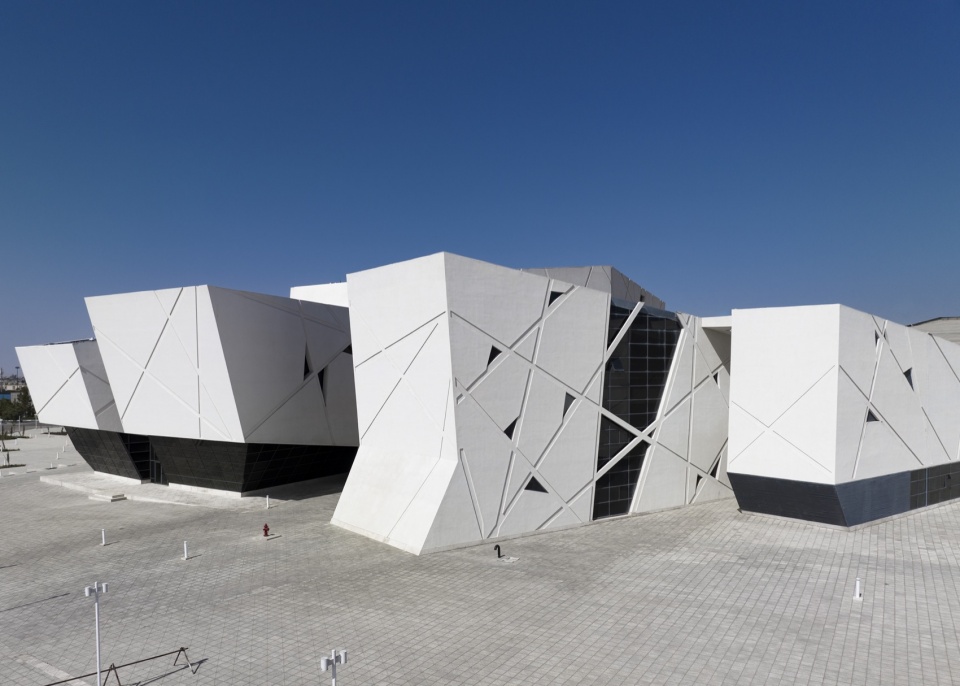 university of semnan auditorium and library by new wave architecture