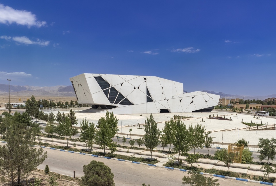 university of semnan auditorium and library by new wave architecture