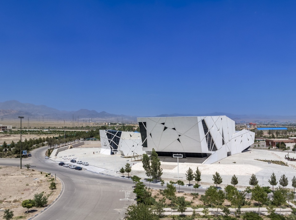 university of semnan auditorium and library by new wave architecture