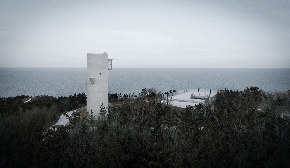 cliff cafe and tower house by trace architecture office tao