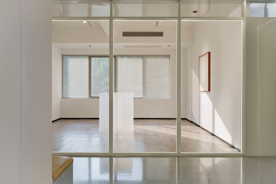 摄影 Ping Z thanks art gallery by outlooker design