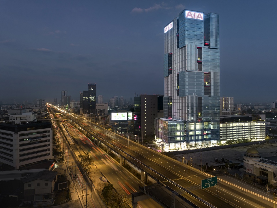 aia east gateway by creative crews