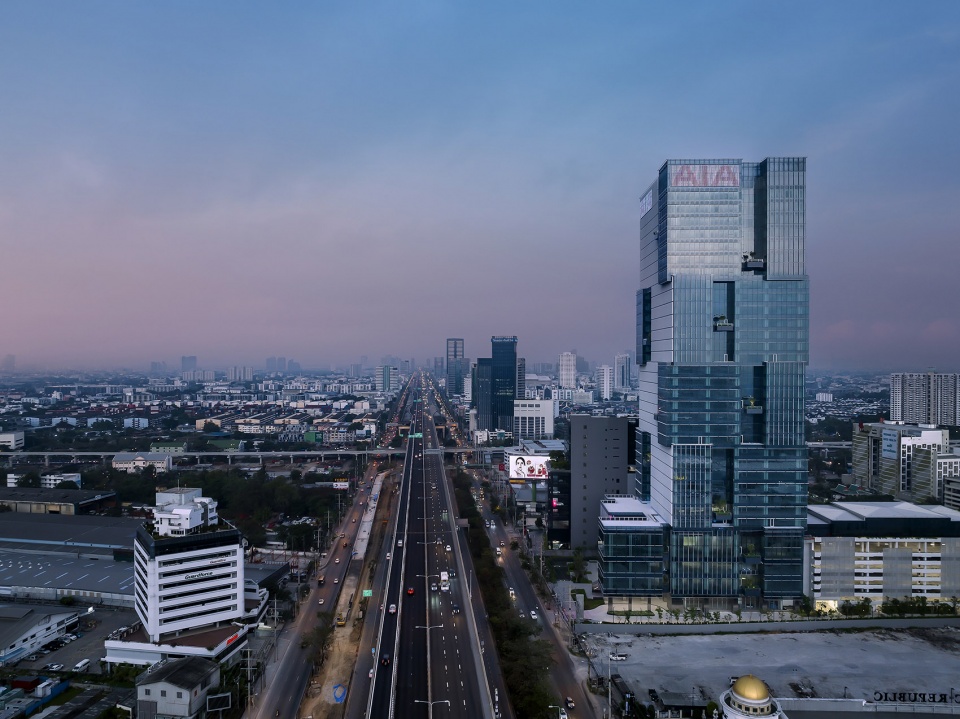 aia east gateway by creative crews
