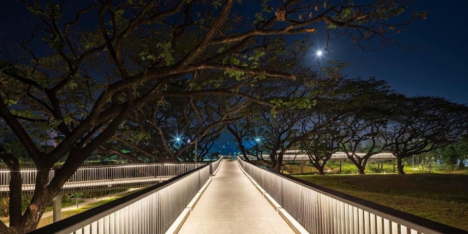 benjakitti forest park by arsomsilp community and environmental architect co ltd