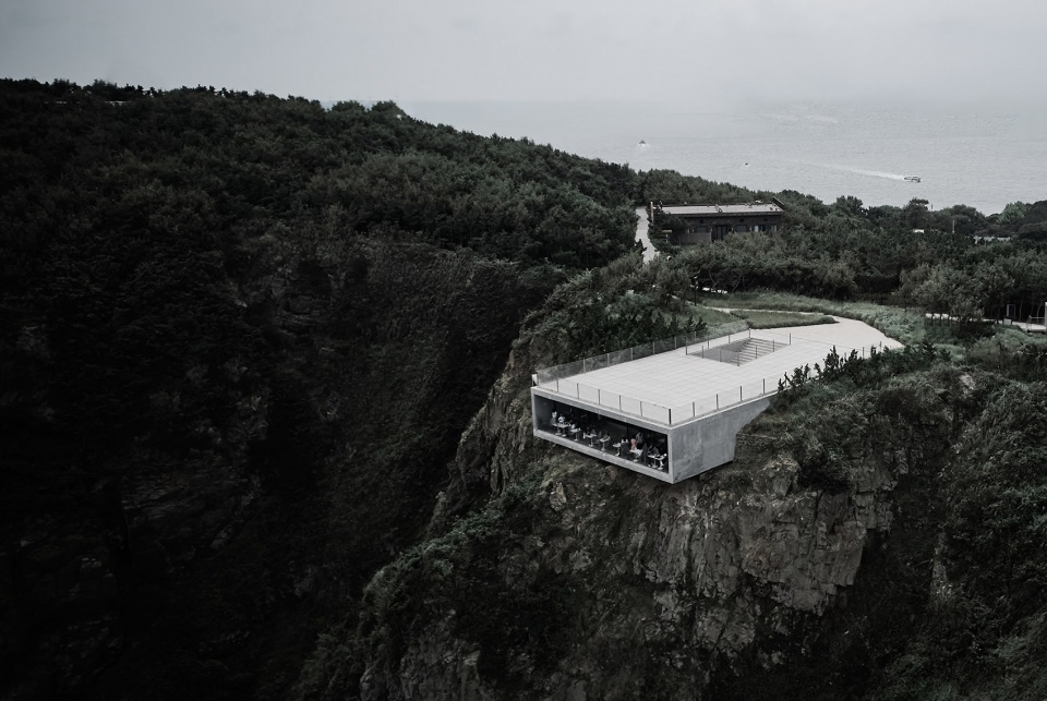 cliff cafe and tower house by trace architecture office tao