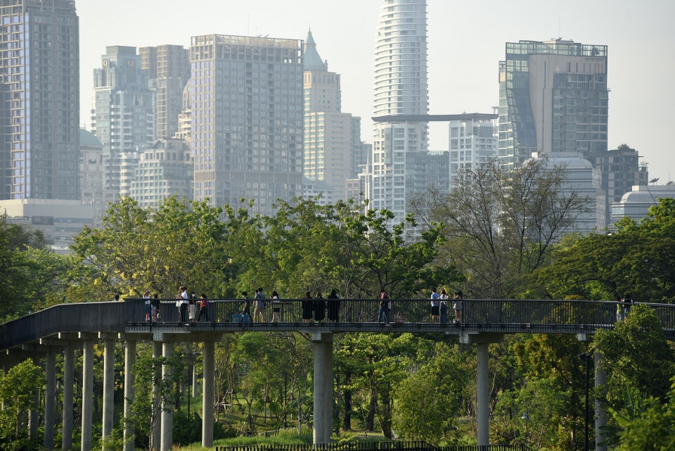 benjakitti forest park by arsomsilp community and environmental architect co ltd