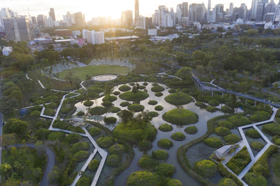 benjakitti forest park by arsomsilp community and environmental architect co ltd