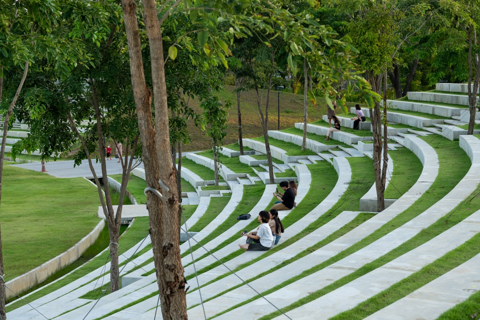 benjakitti forest park by arsomsilp community and environmental architect co ltd