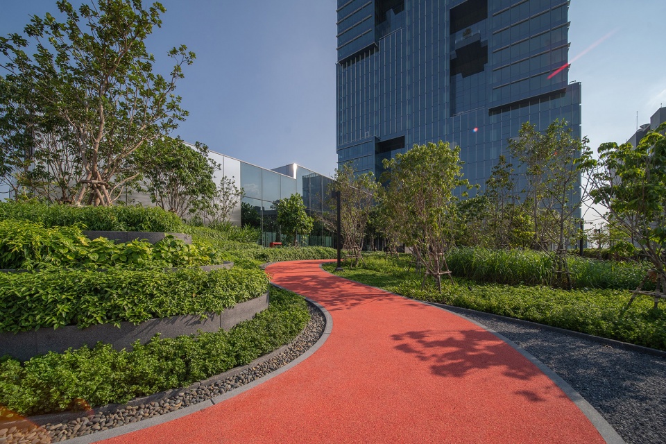 aia east gateway by creative crews