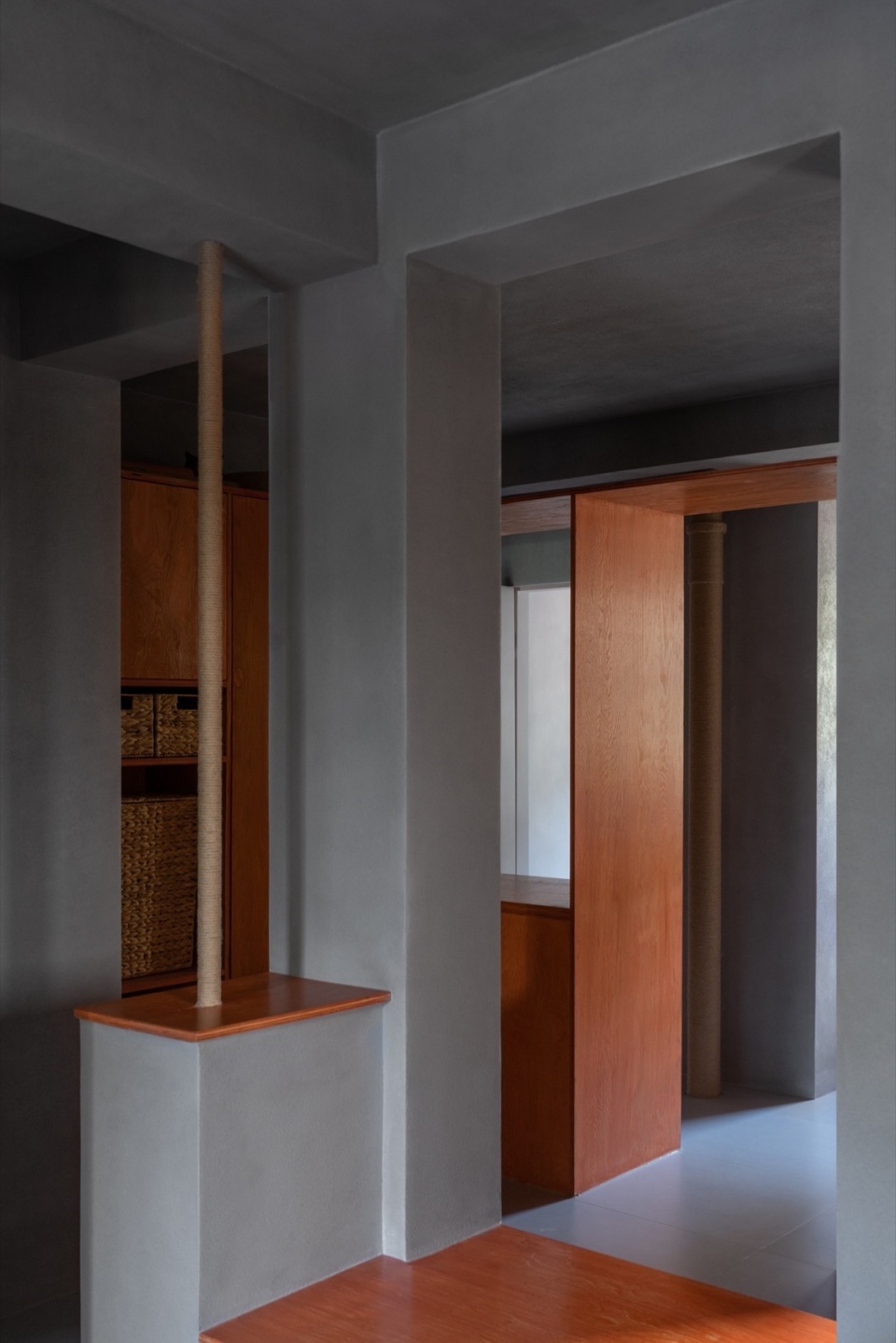home in shimoriver 15 透过洞口看向卫生间©DONG建筑影像