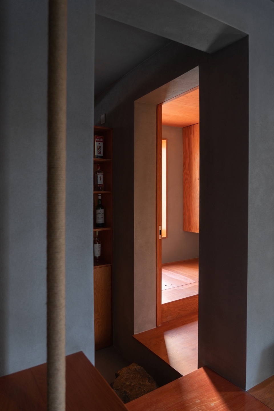 home in shimoriver 16 透过洞口看向次卧©DONG建筑影像
