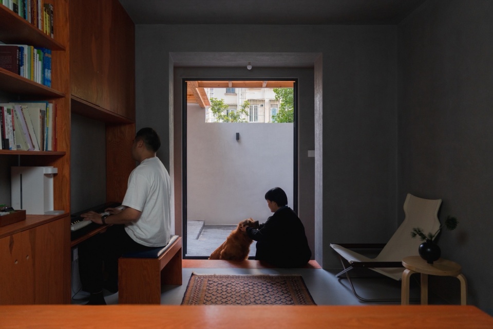 home in shimoriver 17 从客餐厅看向庭院©DONG建筑影像