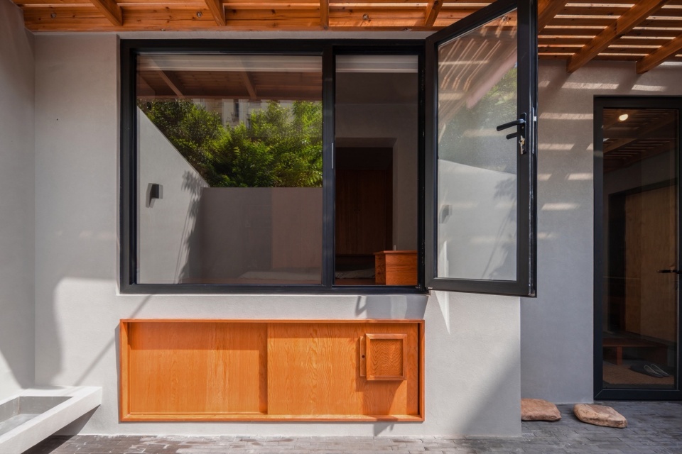 home in shimoriver 8 从庭院看向室内©DONG建筑影像