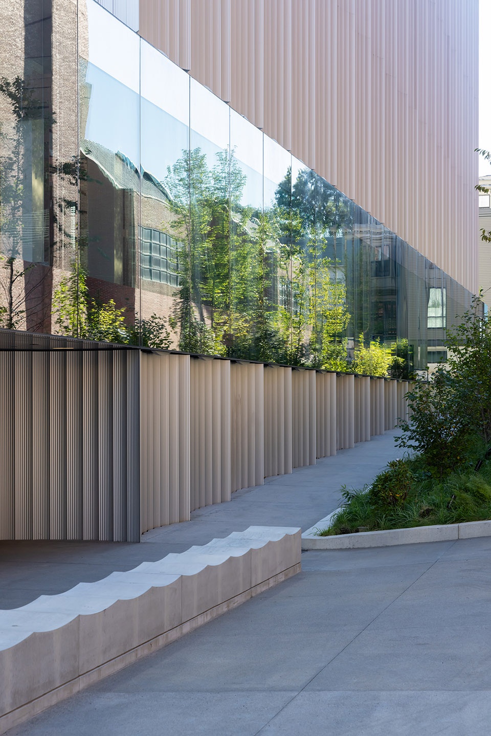 The Lindemann Performing Arts Center by REX